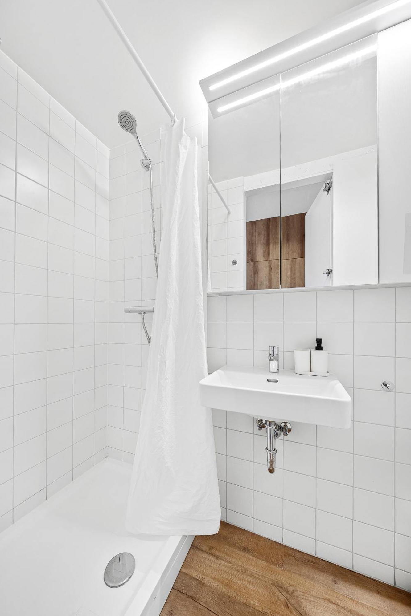Air - Code Entry Only, No Staff Appartement