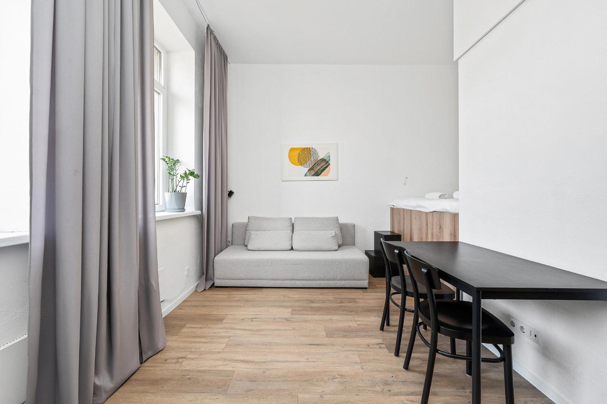Appartement Air - Code Entry Only, No Staff
